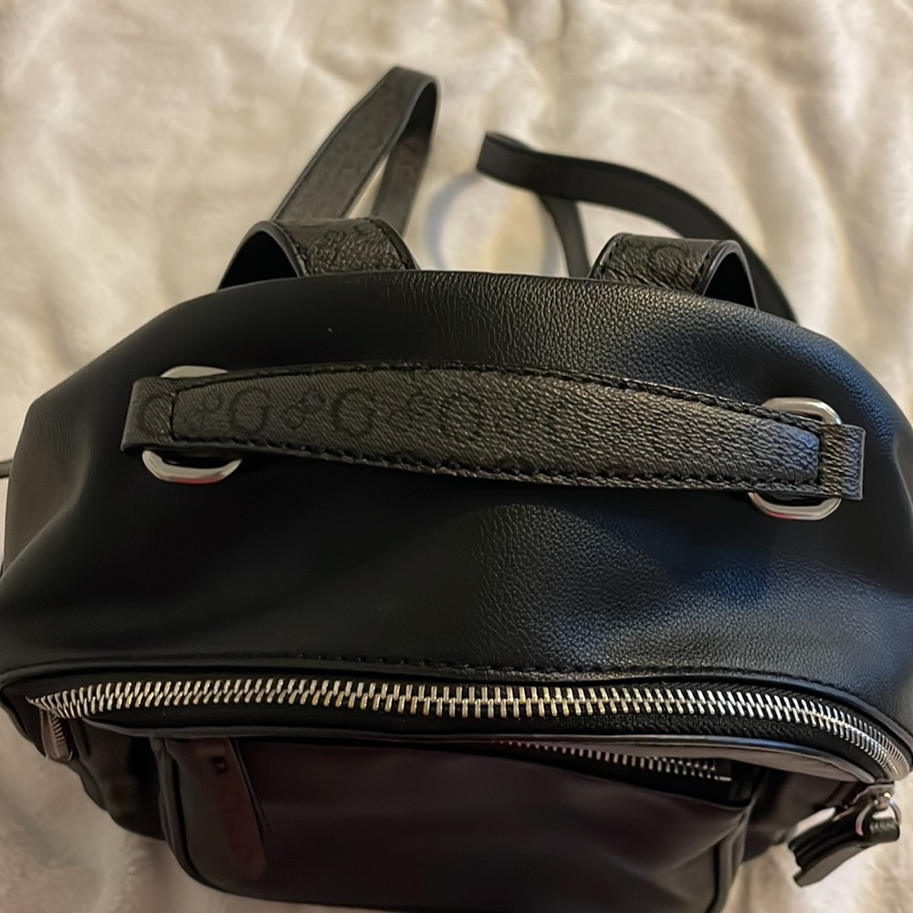 Guess Mini Backpack - Picture 4 of 7